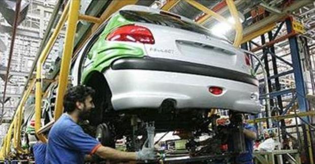 تمام اقتصاد ایران که خودرو نیست؛ خودروسازان روی پای خود بایستند